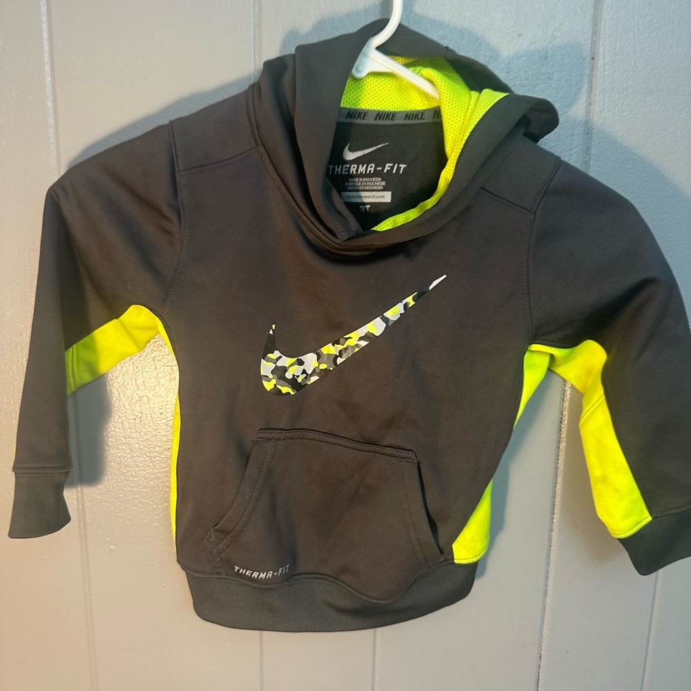 Nike Black and Yellow Sweatshirt with Bold Contrast size 3T